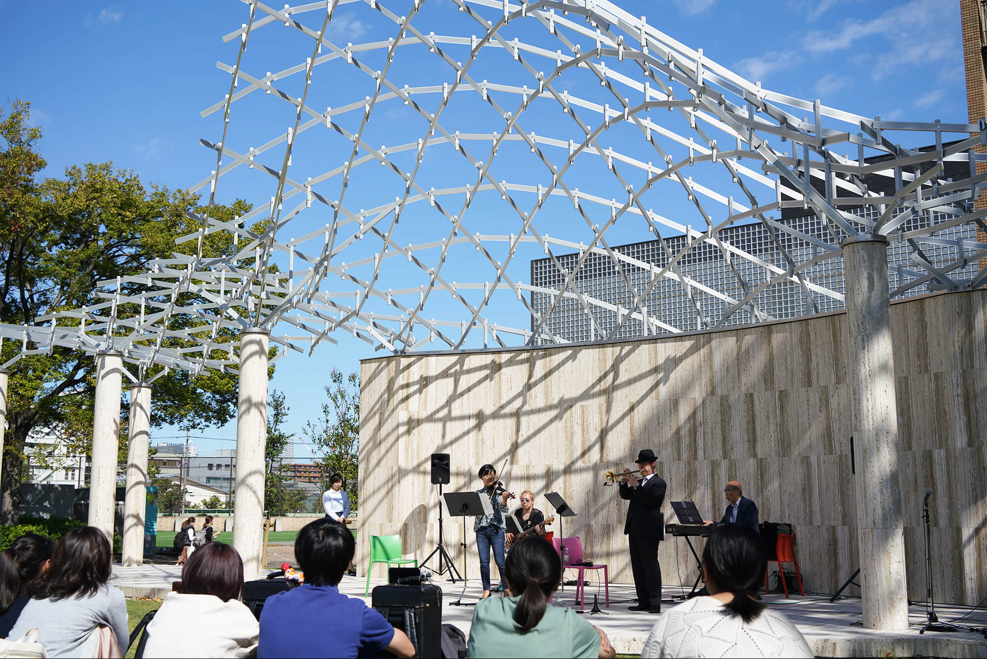 The Lawn音楽堂（中庭）